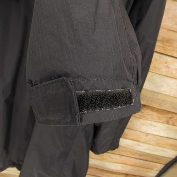 L.L. Bean Black Zipper/Velcro Hooded Windbreaker Mid-Length Men's Jacket - Picture 15 of 16